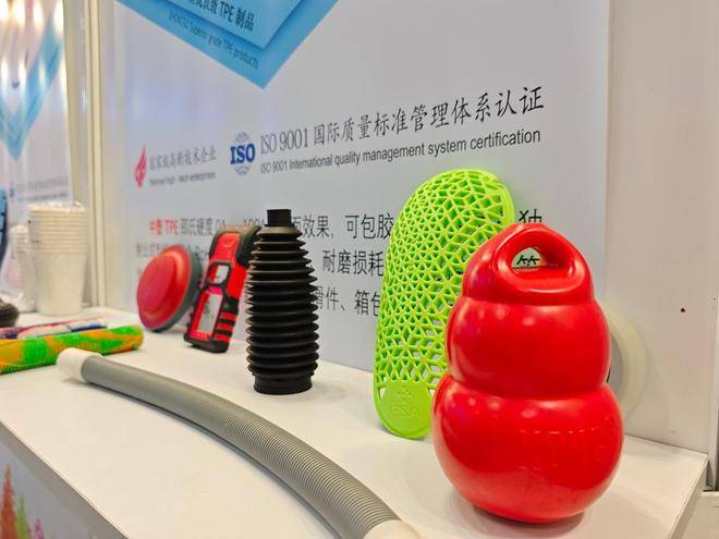 Zhongsu Wang TPE | Ar Zhongsu Wang TPE sporto įranga yra atspari alyvai ir dėmėms?