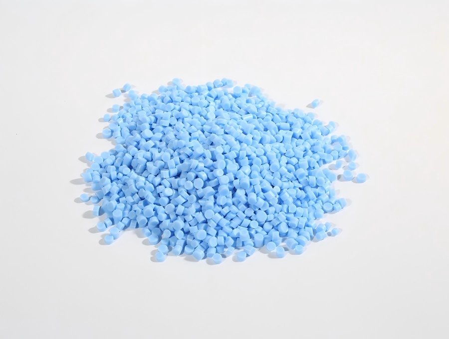 Įpurškiamų TPE medžiagų gaminių paviršius pasidaro baltas – problema yra formoje ar žaliavoje?